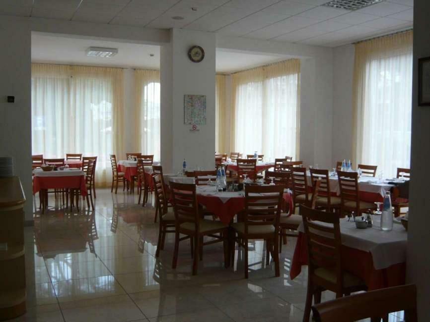 Hotel Calipso Llido Degli Estensi Eksteriør billede