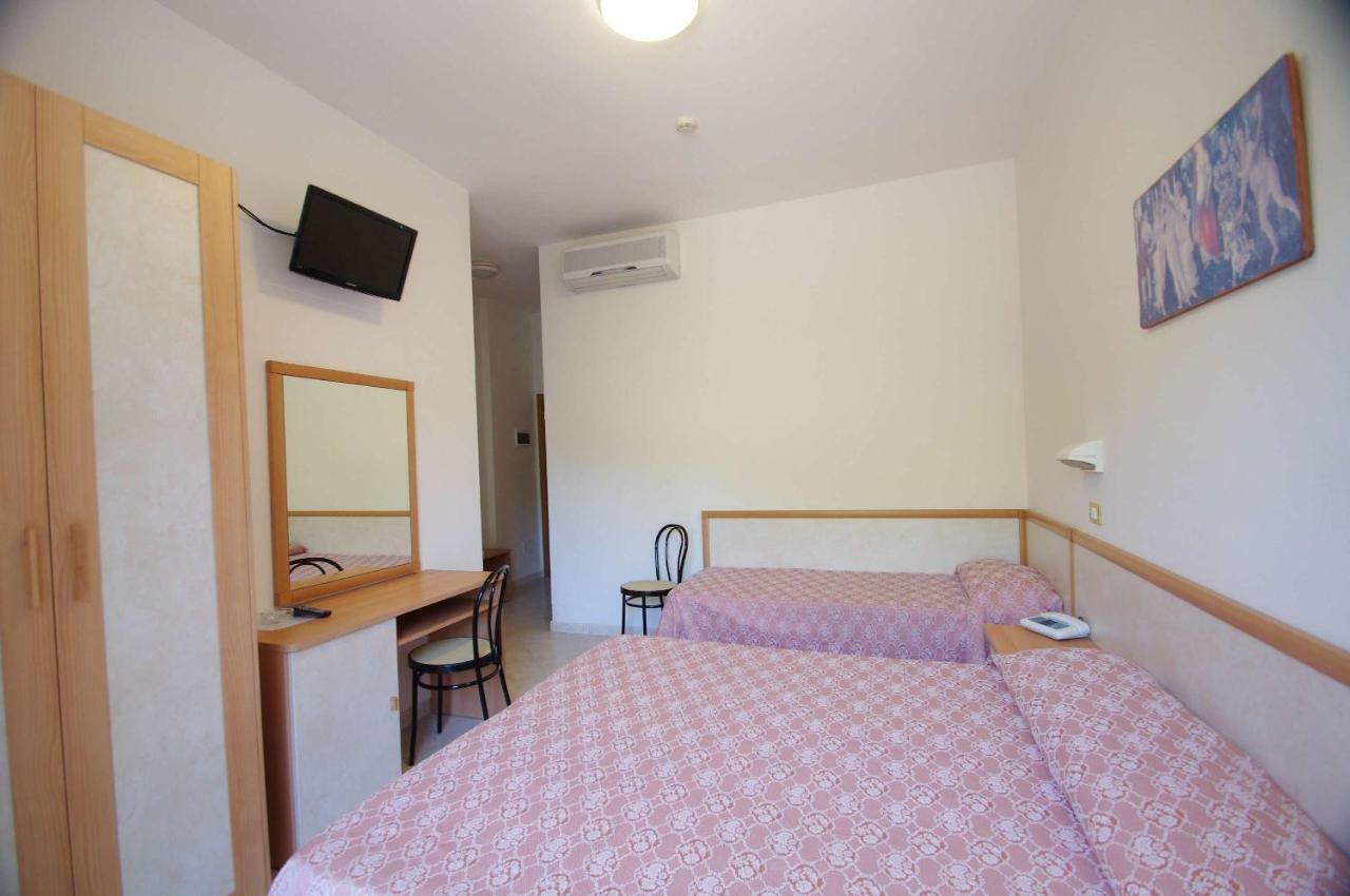 Hotel Calipso Llido Degli Estensi Eksteriør billede
