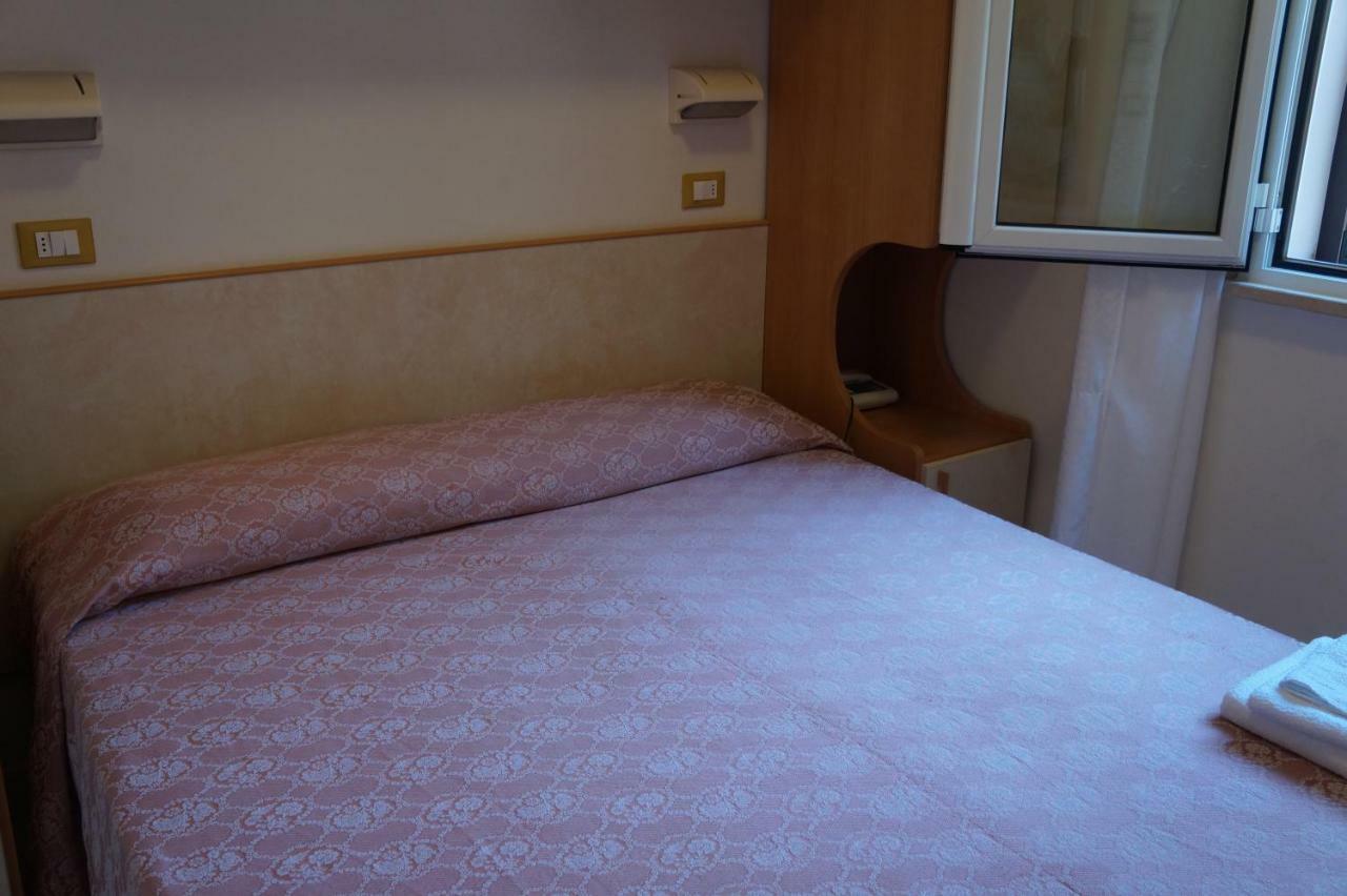 Hotel Calipso Llido Degli Estensi Eksteriør billede